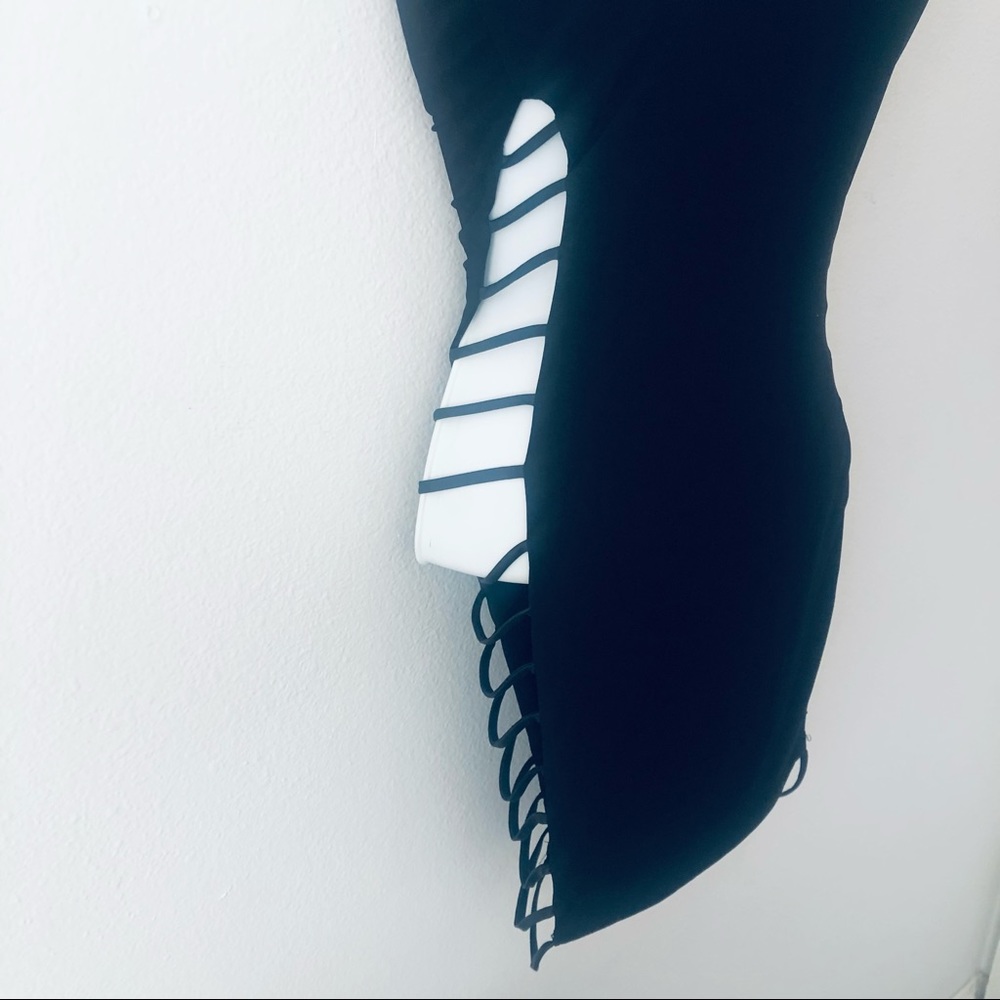 SYMPHONY BODYCON CUT OUT BLACK DRESS.XS - Picture 6 of 7